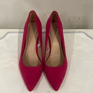 Pink pumps NWOT